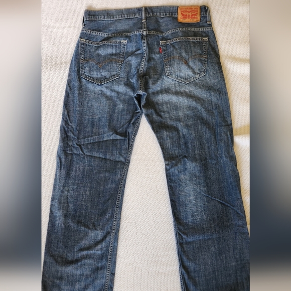 Men's Levi jeans 569, 34 waist, 32 length - Picture 3 of 4